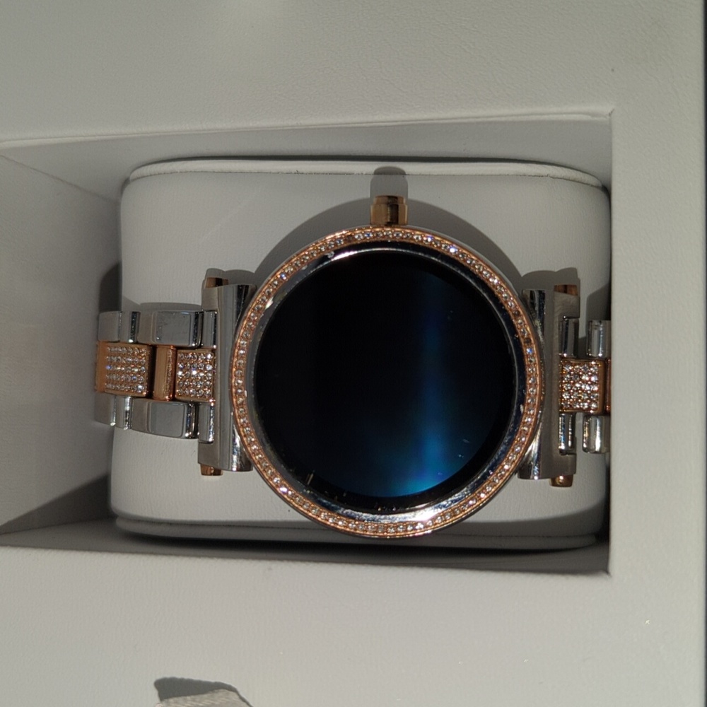 New & Authentic Michael Kors Smart watch Rose Gold/Silver - Picture 2 of 15